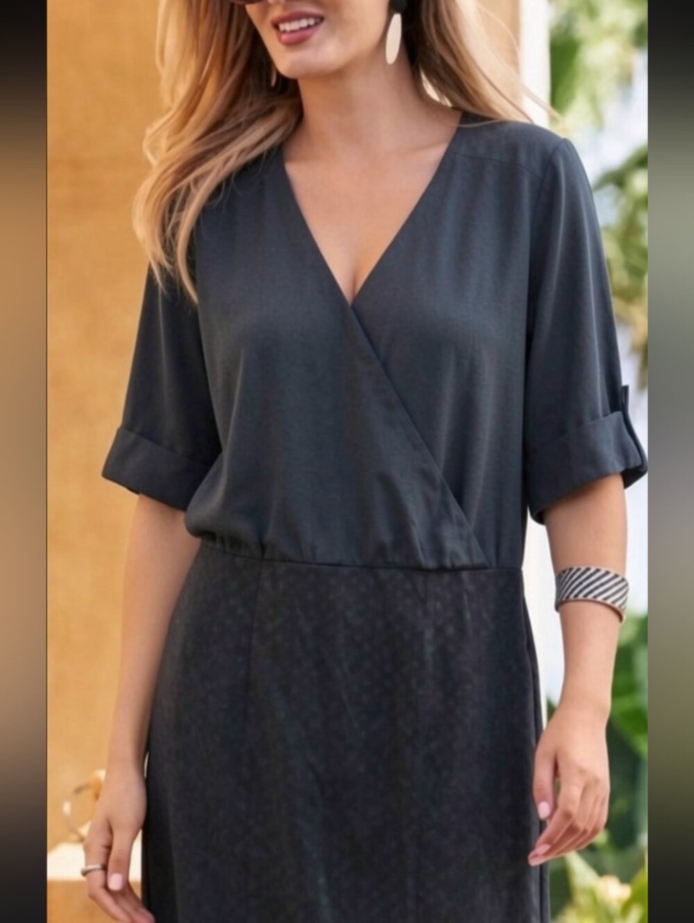 Banana Republic Navy V-Neck Career Style Midi Short Sleeve Dress. NWT. Size 14